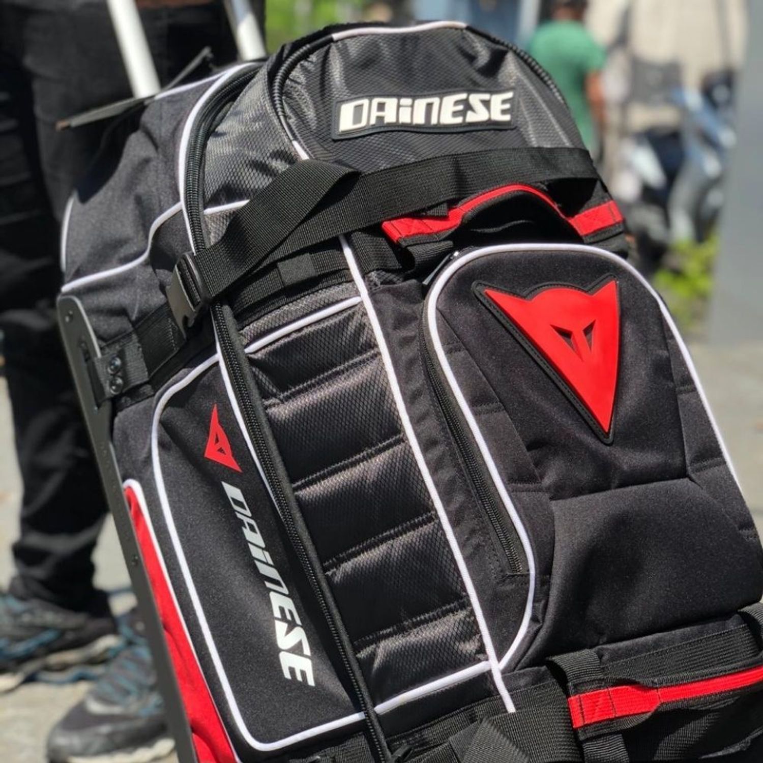 Mala de viagem Dainese DRig Wheeled Bag Stealth Black W01 Nacar