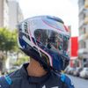 CAPACETE-MT-HELMETS---ATOM---BRANCO-AZUL--4-.jpg CAPACETE-MT-HELMETS---ATOM---BRANCO-AZUL--4-.jpg
